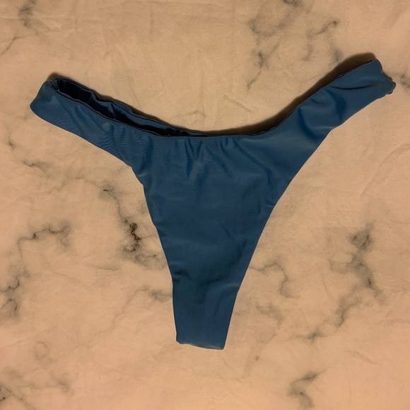 Blue Bikini - Picture 6 of 6